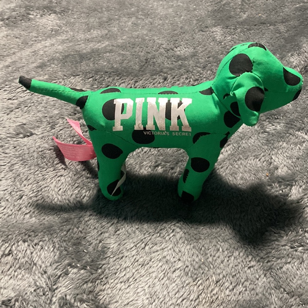 Vs love pink dog 💚
